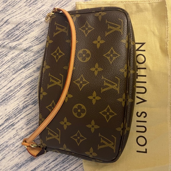 Louis Vuitton Pochette - Picture 10 of 11